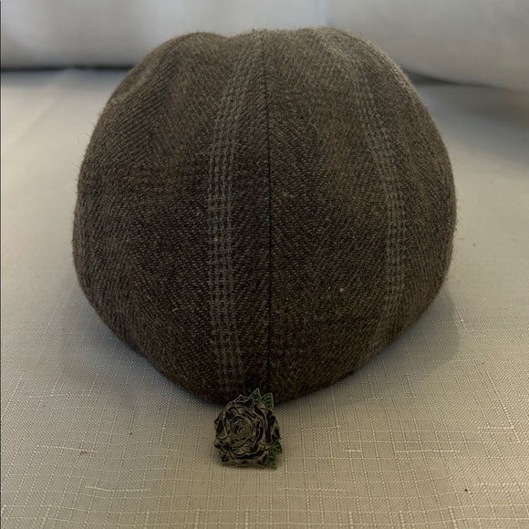 Boston Scally Steel Rose Gray Plaid Cap and Pin - Picture 4 of 10
